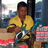 Tak Kapok Dibui, Candra Palsukan Merk Pertukangan